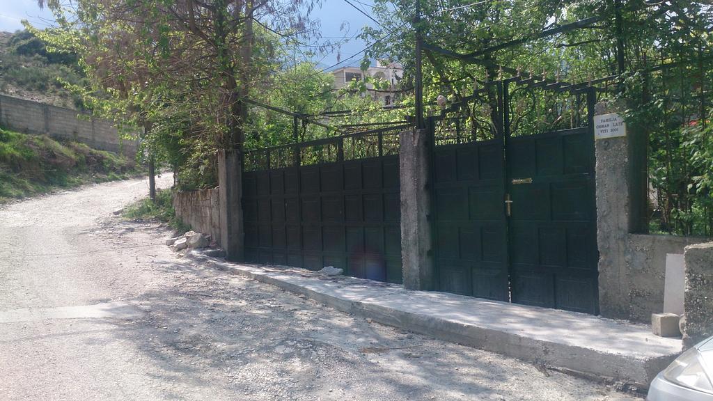 Camping Late Gjirokaster Luaran gambar